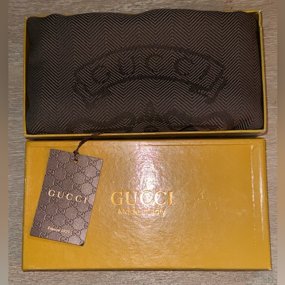 BLACK FRIDAY SALE - Gucci Brown Striped Wool Crest Scarf NWT - Picture 1 of 11